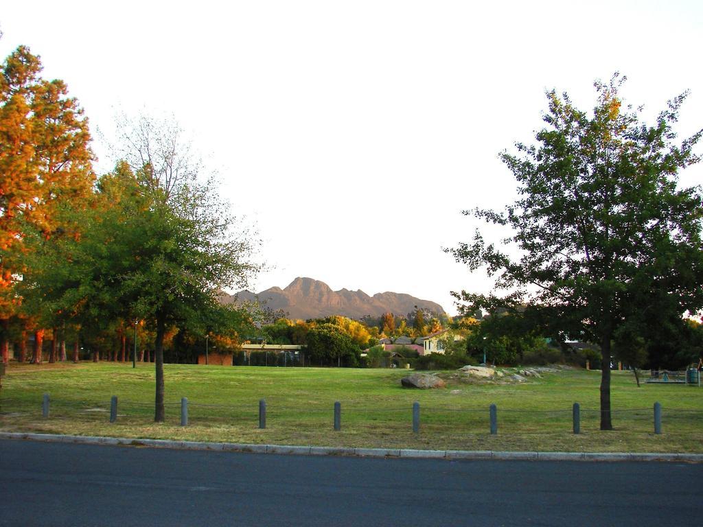 Ferienwohnung Eikepark Self Catering Stellenbosch Exterior foto